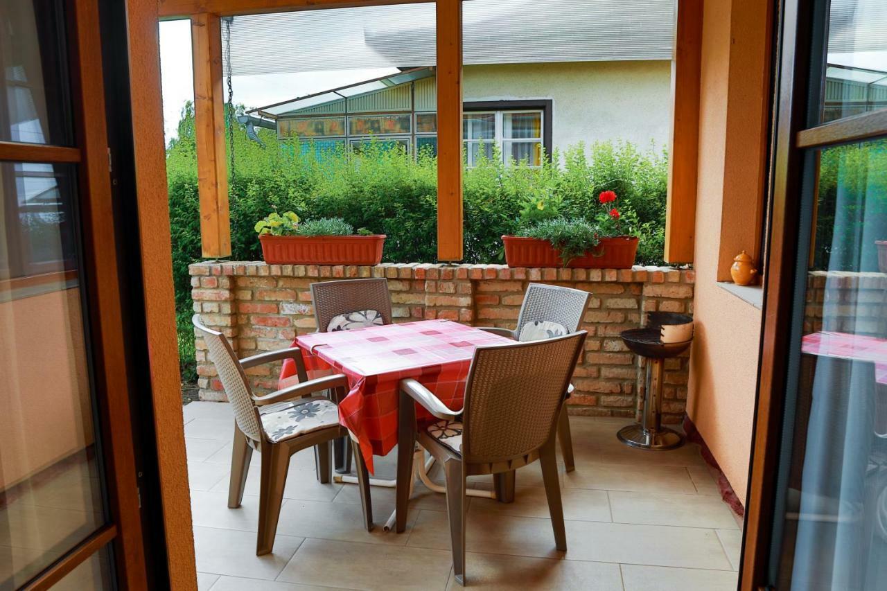 Balaton Apartman Balatonmáriafürdő Exteriör bild